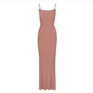 Skims “Soft Lounge Dress” in Rose Clay!